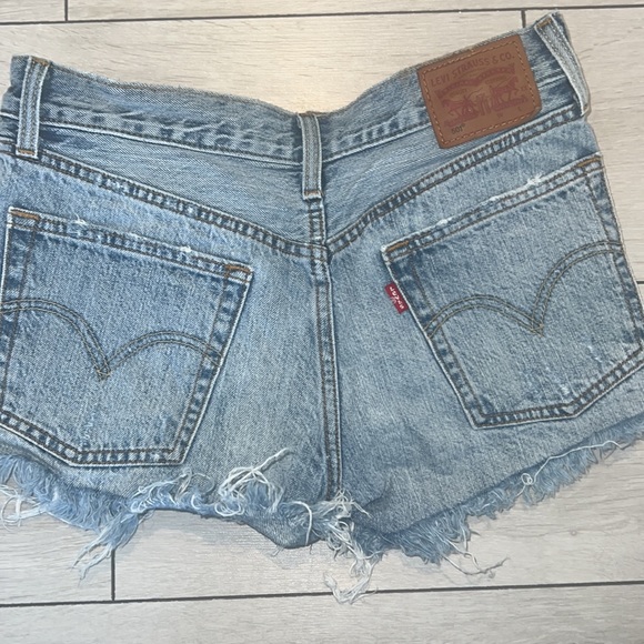 VINTAGE LEVI DEMIN SHORTS - Picture 3 of 6